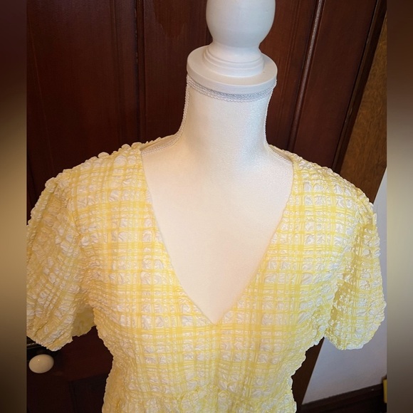 Seersucker summer lined top with elastic sleeves puffy sleeves. - Picture 5 of 9